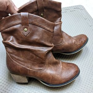 Denver Hayes Brown ankle boots